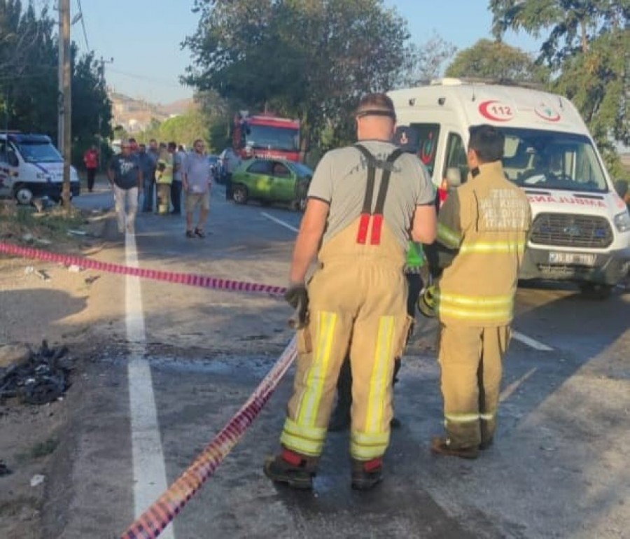 İzmir Foça da trafik kazası 1 ölü 1 yaralı Güncel Haberler