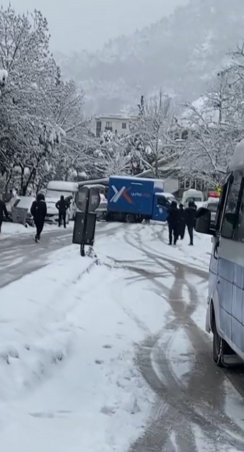 Bursa Da Buz Tutan Yollarda Kazalar Ka N Lmaz Oldu Bursa Haberleri