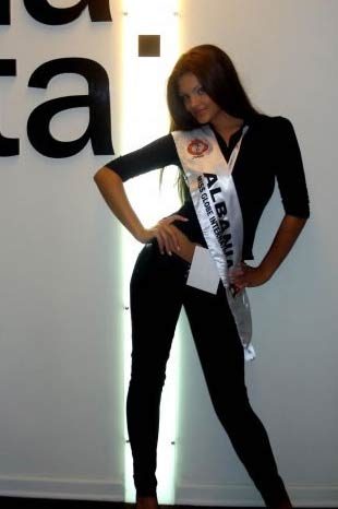 1688-almeda-abazi-4fbf99830e656.jpg