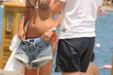 Demet Akalın'ın tatil keyfi