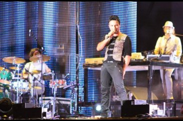Megastar Tarkan Bursa'yı salladı