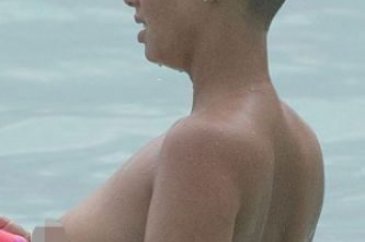 Amber Rose plajda sereserpe