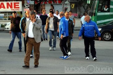 Bursasporlu futbolculardan Yazıcı'ya ziyaret 