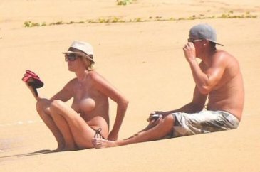 Kate Upton'dan hayranlarına çıplak poz! 