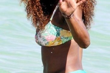 Serena'dan gövde gösterisi