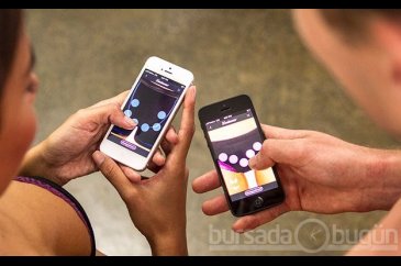 Bu insanlar telefonla sevişiyor