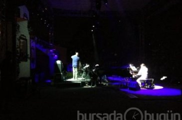 "Konserde romantizm"