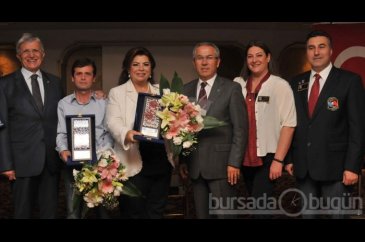 Bu yılın Meslek Hizmet ödülü Emine Örnek ve Ümit Demirel'in...