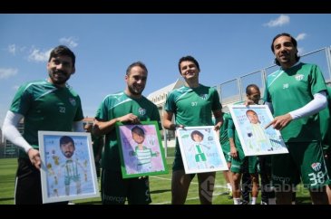 Bursasporlu futbolculara "karikatür" sürprizi!