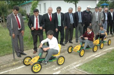 Bursa'da miniklerin trafik coşkusu