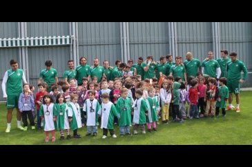 Bursaspor'a miniklerden moral ziyareti