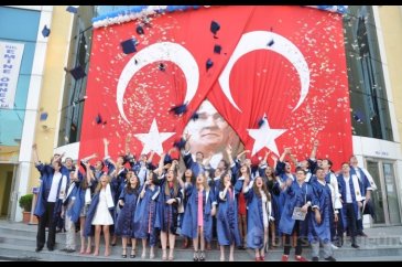 Emine Örnek Anadolu Lisesi'nde Mezuniyet heyecanı..