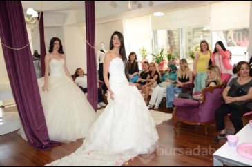 ASR Moda Bursa'da Görkemli bir Defile'ile açıldı...
