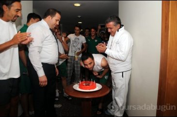Volkan Şen'e doğum günü sürprizi