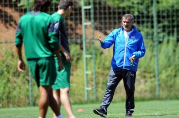Şenol Güneş'ten futbolcularına gözdağı!