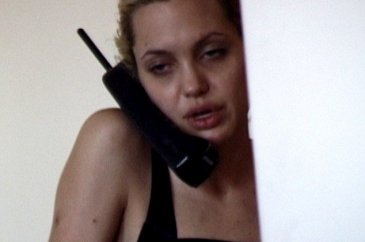 Angelina Jolie'yi hiç böyle görmediniz