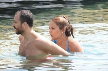 Demet Akalın, kiloları yüzünden nasıl saklanacağını bilemedi