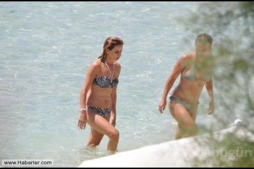 Esra Erol yıllar sonra bikinili yakalandı