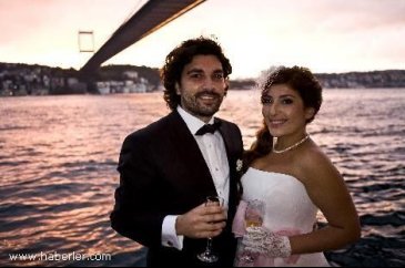 Şebnem Bozoklu ve Emre İzer aşk tatilinde