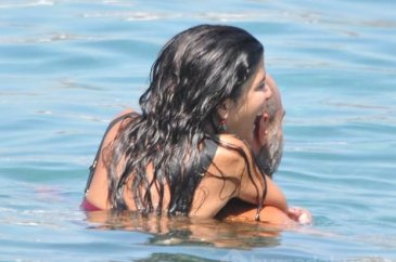 Playboy  Berk Suyabatmaz Deniz Marşan'la tatilde