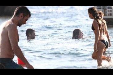 Gökhan Mumcu ve Ceren Mumcu tatilde