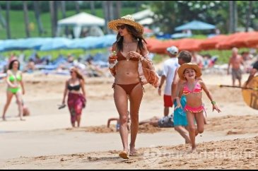 Alessandra Ambrosio tatilde