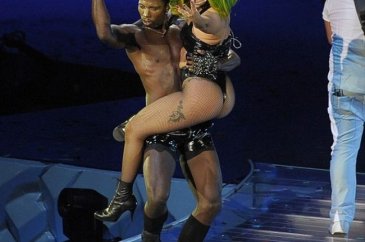 Lady Gaga çıldırdı!