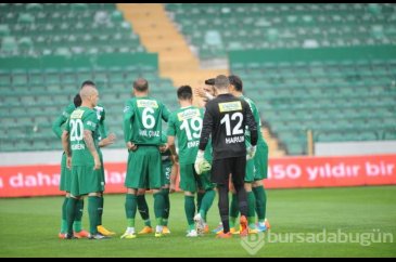 Timsah kendini sıkmadan turladı!