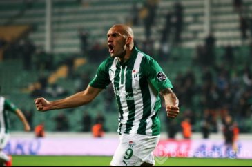 Timsah Sivas'a da acımadı!