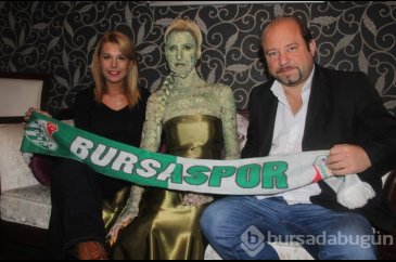 Bursa'da "Timsah kadın" görenleri şaşırttı!