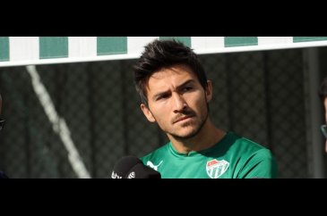 "Oynadığımız futbolla zirve adayı olduğumuzu gösterdik"