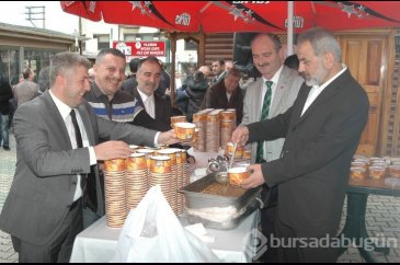 Aşure şenliği'nde bir araya geldiler...