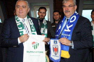 Bursaspor Phristina ile kardeş oldu!