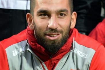 Bedelli askerlikten yararlanacak ünlüler