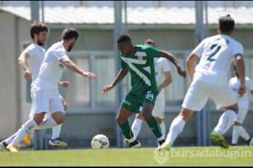 Özlüce'de gol düellosunu Bursaspor kazandı!