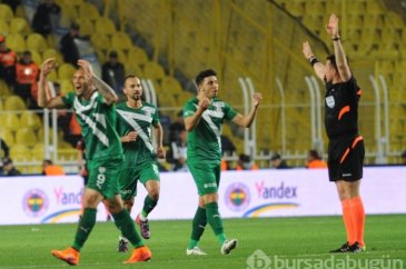 Timsah Hüseyin Göçek'e takıldı!