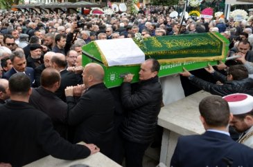 Ayhan Kızıl son yolculuğuna uğurlandı