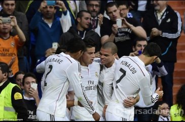 Real Madrid Barça'nın ensesinden düşmüyor!
