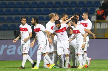 Milliler komşuya acımadı! 