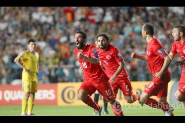 Milli takımı Arda Turan sırtladı!