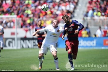 Manchester United, Barcelona'yı güle oynaya geçti!