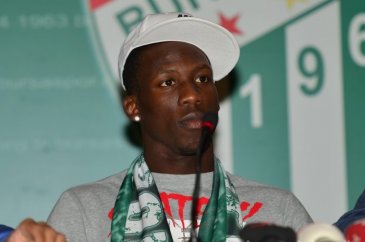 Luis Advincula resmen Bursaspor'da!