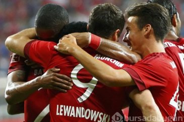 Bayern Münih'i Lewandowski sırtladı!