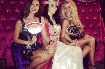 Merve Boluğur'un kınası yakıldı
