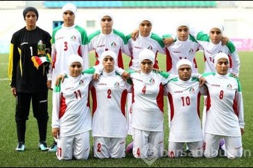 Kadın futbol takımının 8 oyuncusu erkek çıktı