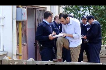 12 yaşındaki kız evinde boğazı kesilerek öldürülmüş halde bulundu