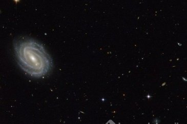Hubble, uzayda gizemli objeler saptadı!