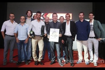 Kenan Sofuoğlu şampiyonluk kupasını aldı