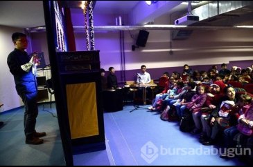 Tayvanlı tiyatroculardan Suriyeli çocuklara kukla şov