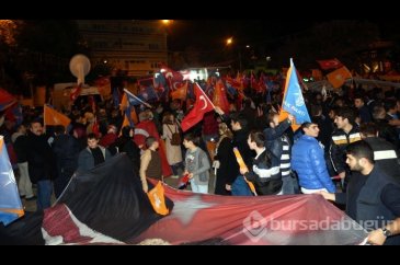 Bursa'da AK Partililer sokaklara döküldü!